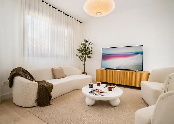 Stylish Designer Duplex-3Beds 2Baths-Puerta Carmona Centro